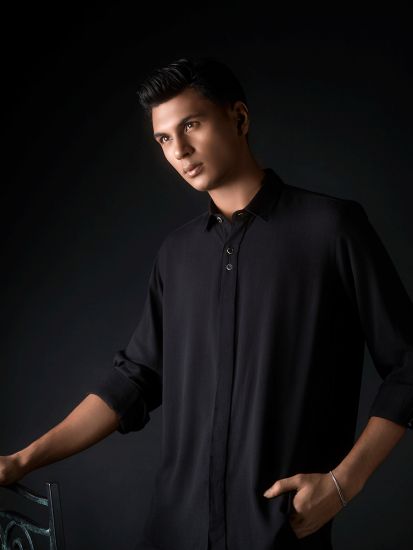 Black Textured Relaxed Fit Full Sleeve Shirt