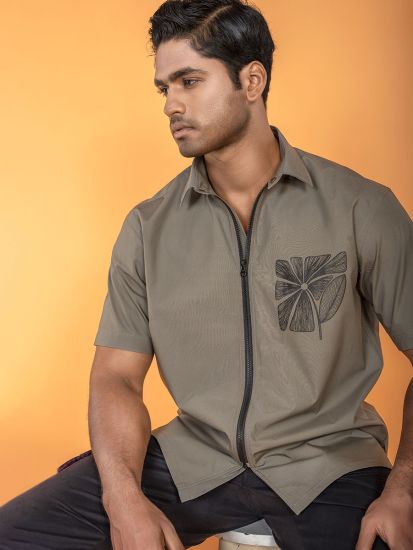 Oversized short sleeve shirt with zipper