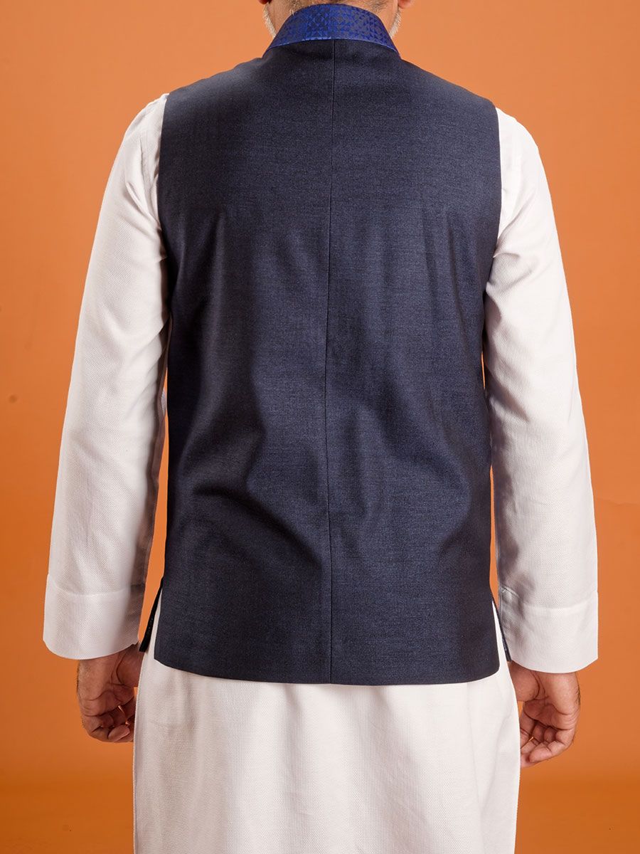 Mandarin Colllar Vest with Embroidery