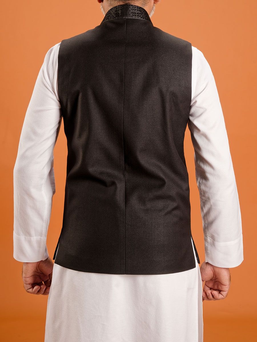 Mandarin Colllar Vest with Embroidery