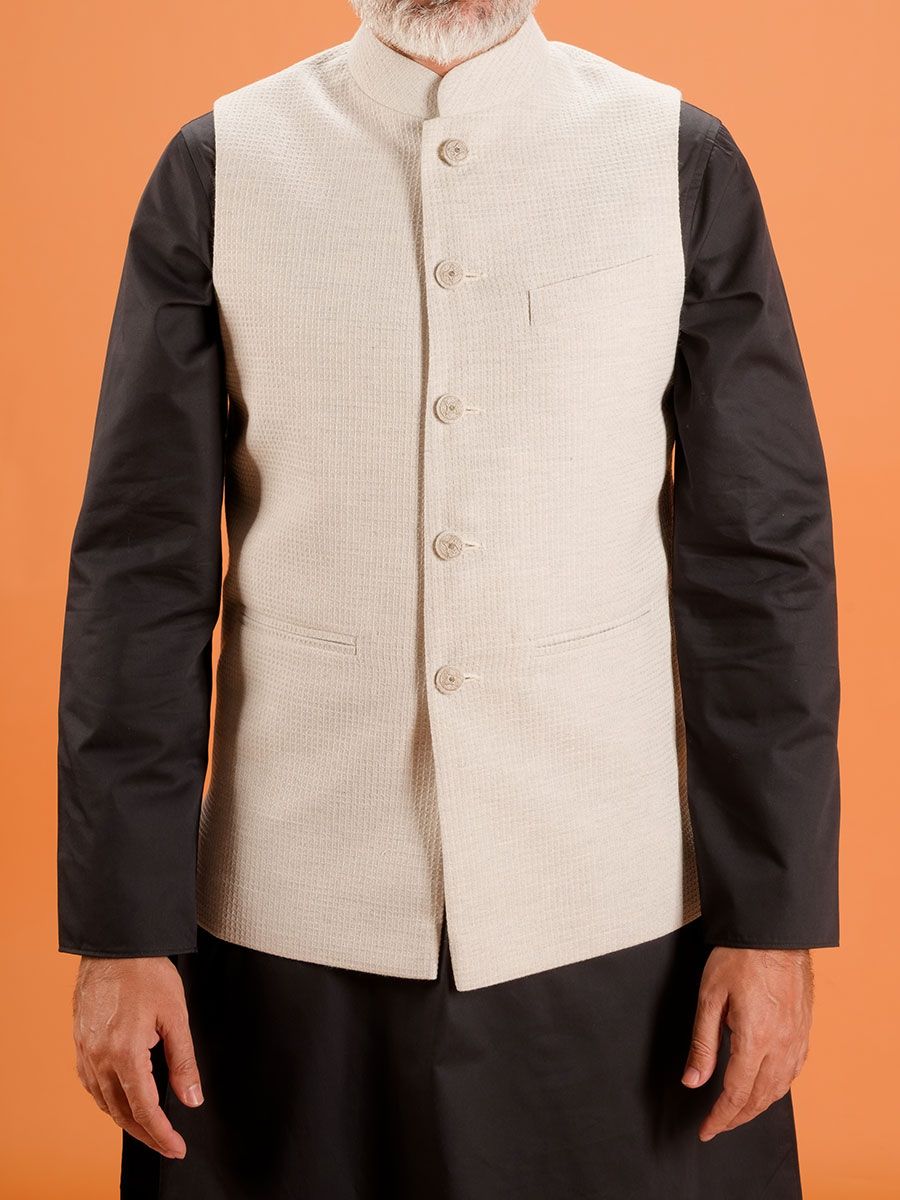  Mandarin Colllar Vest with Embroidery